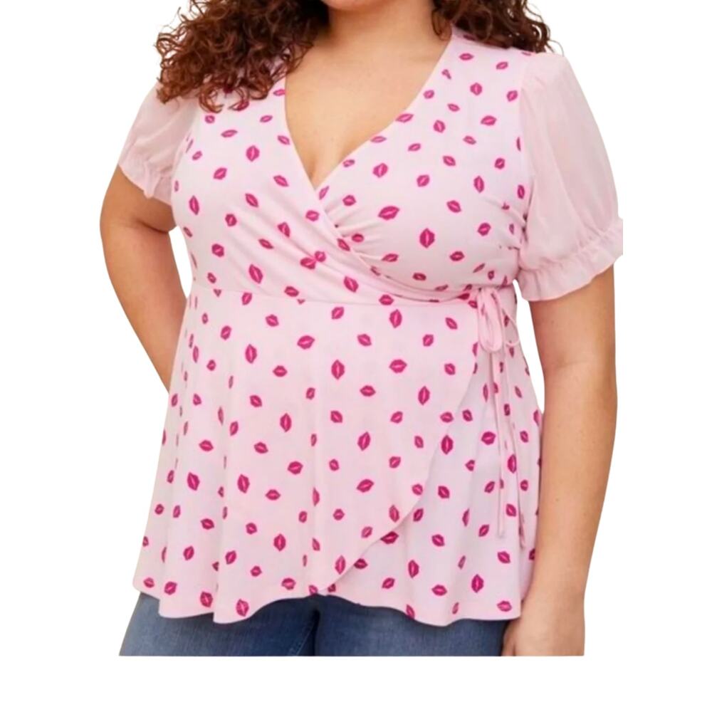 Torrid Pink Lips Print Wrap Babydoll Blouse – Torrid Size 0 - L